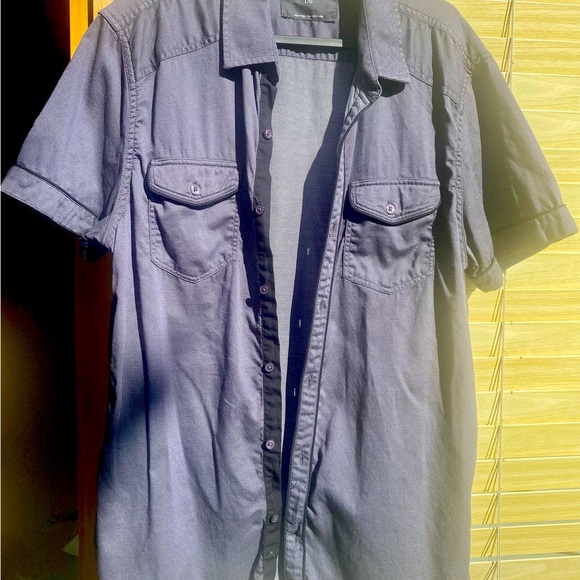 Guess Short Sleeve Button Down Shirt 100% - Picture 8 of 12